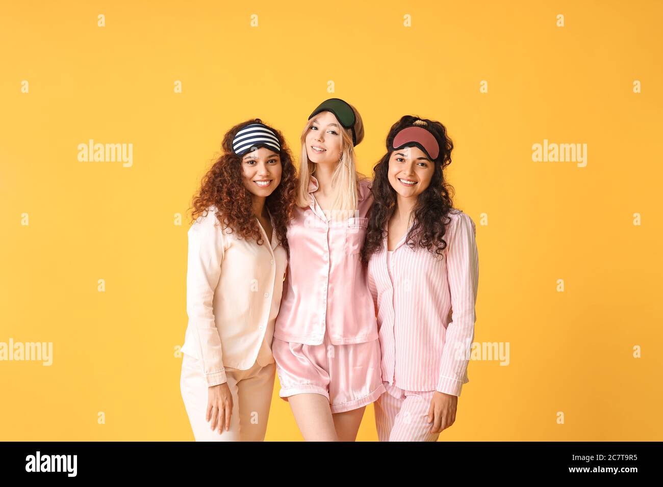 Women pajamas hi-res stock photography and images - Page 15 - Alamy