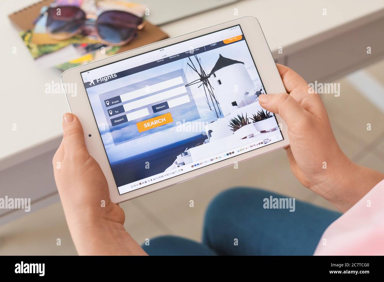 Laptop top view people flight hi-res stock photography and images - Alamy
