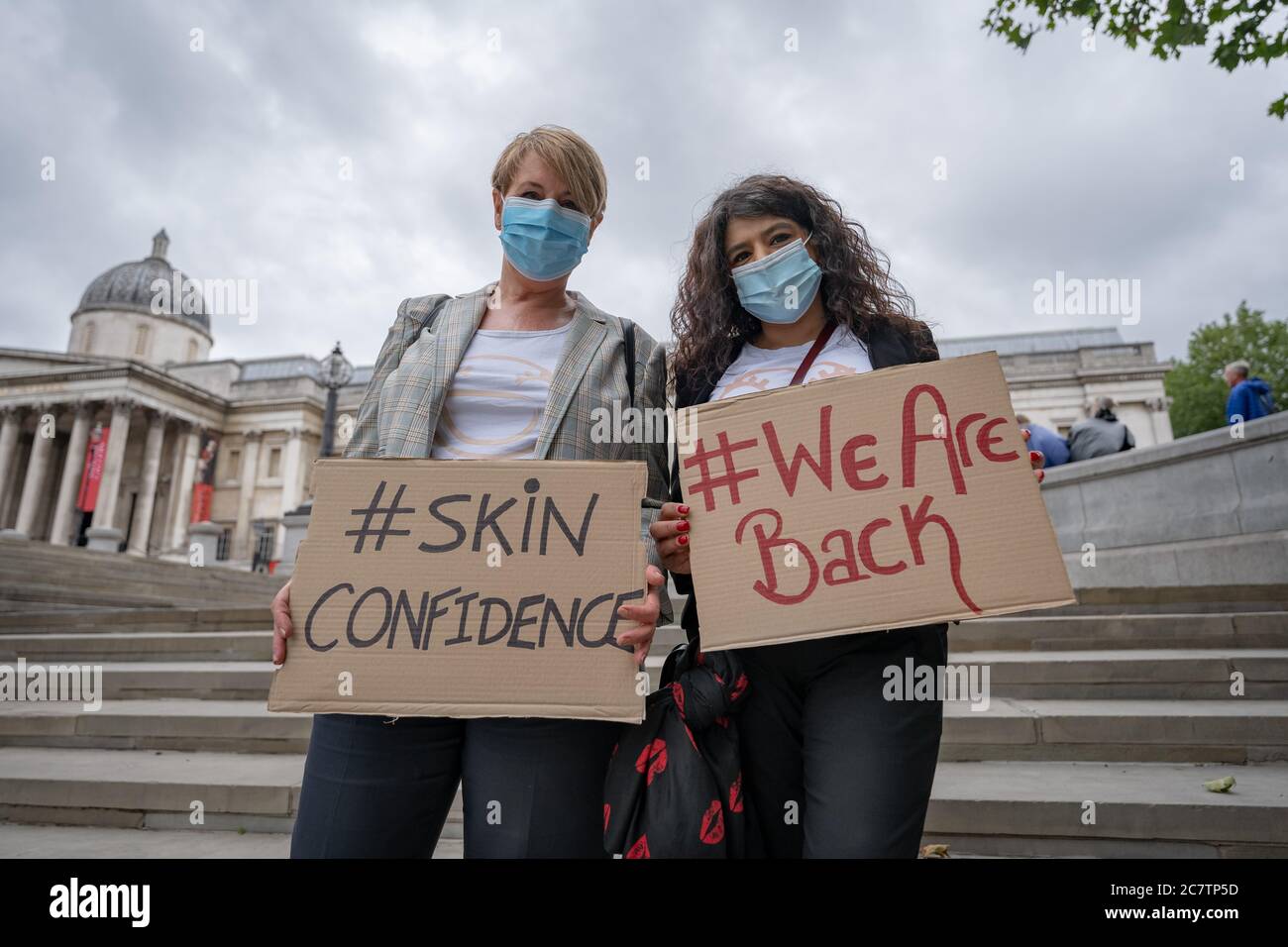Eyebrow threading uk hires stock photography and images Alamy