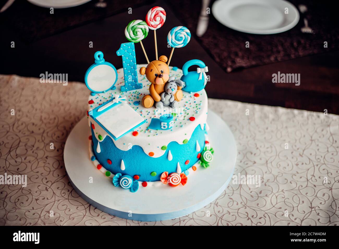 Page 2 Bride Groom Cake Decoration Blue High Resolution Stock Photography And Images Alamy