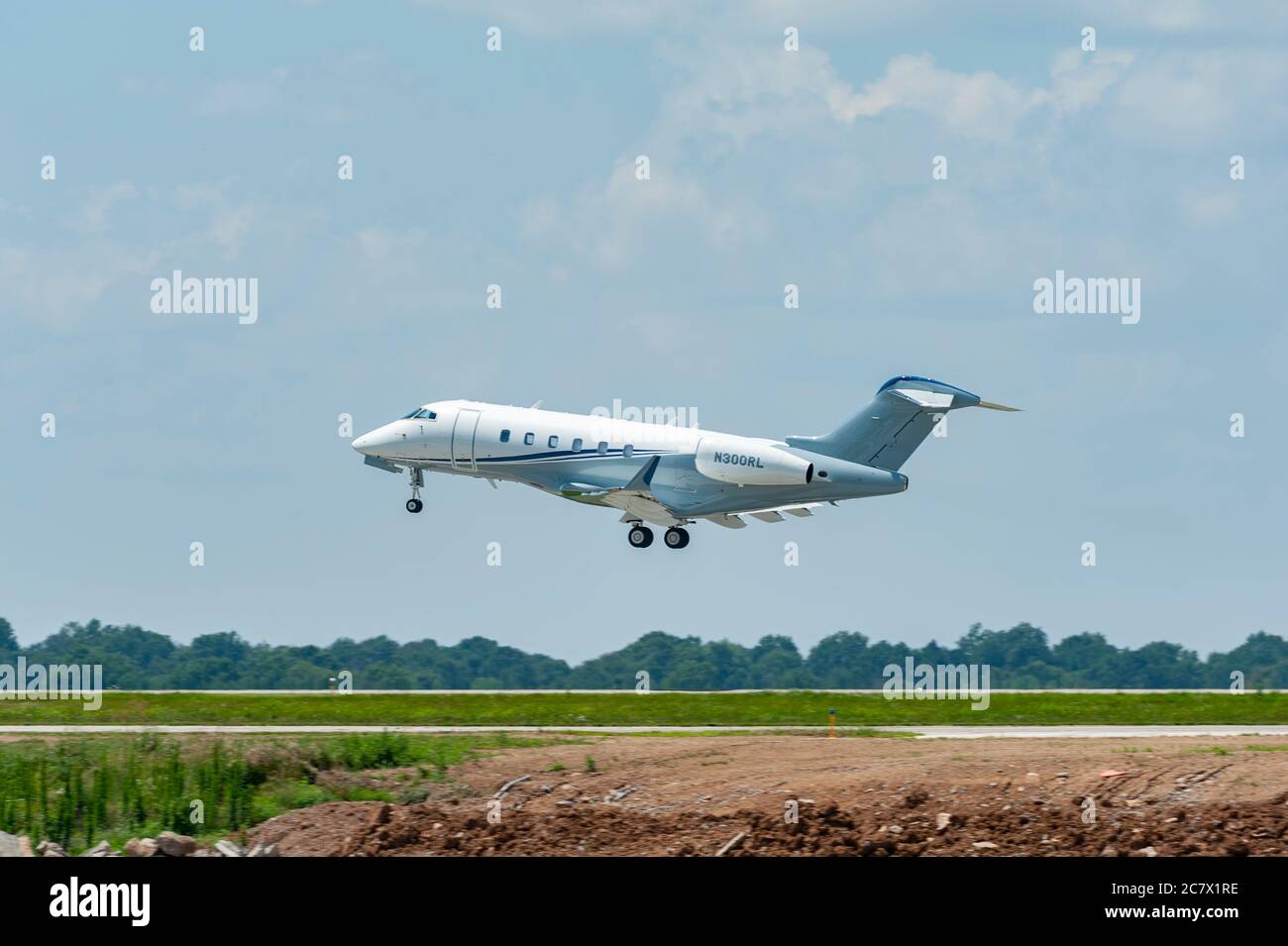 2006 bombardier hires stock photography and images Alamy