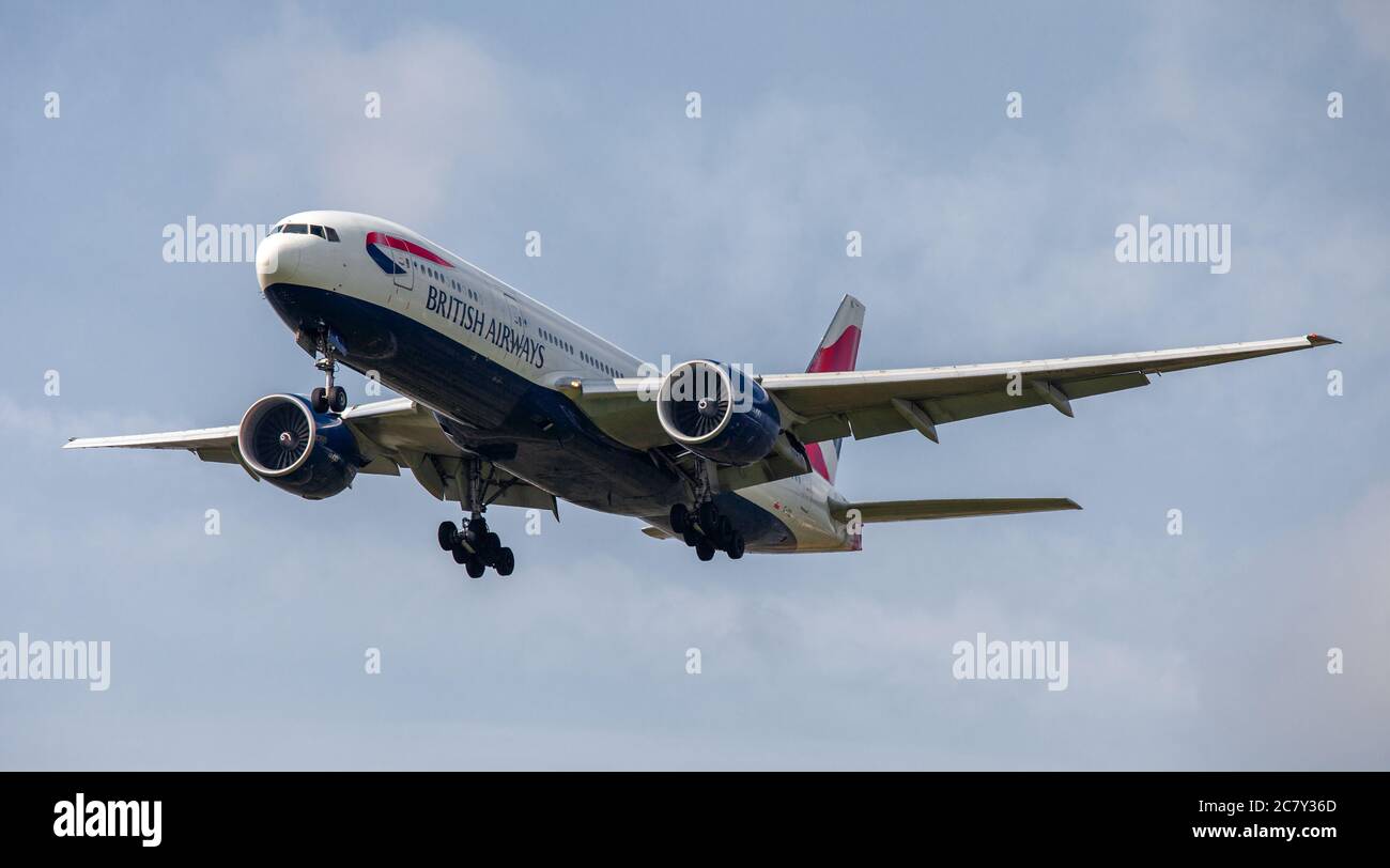 British Airways Boeing 777 G-VIIL on final approach to London-Heathrow Airport LHR Stock Photo