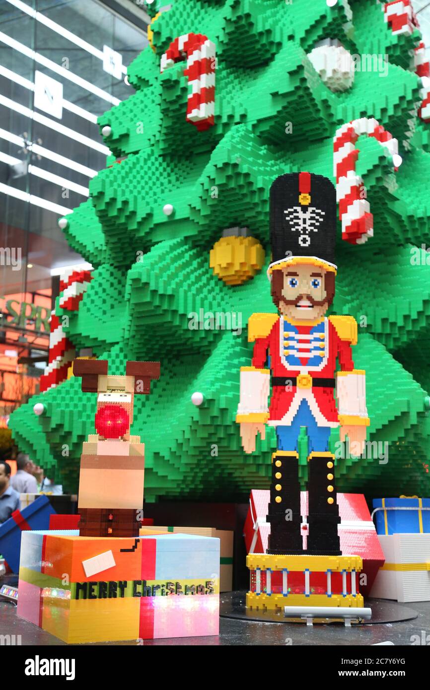 Lego christmas tree hi-res stock photography and images - Alamy