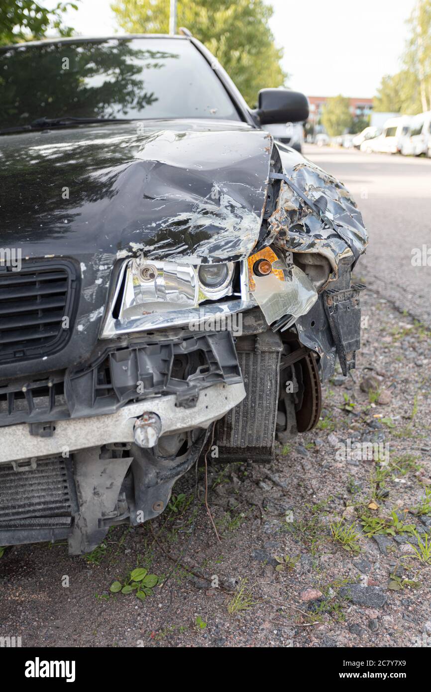 Accident car side bushes hi-res stock photography and images - Alamy