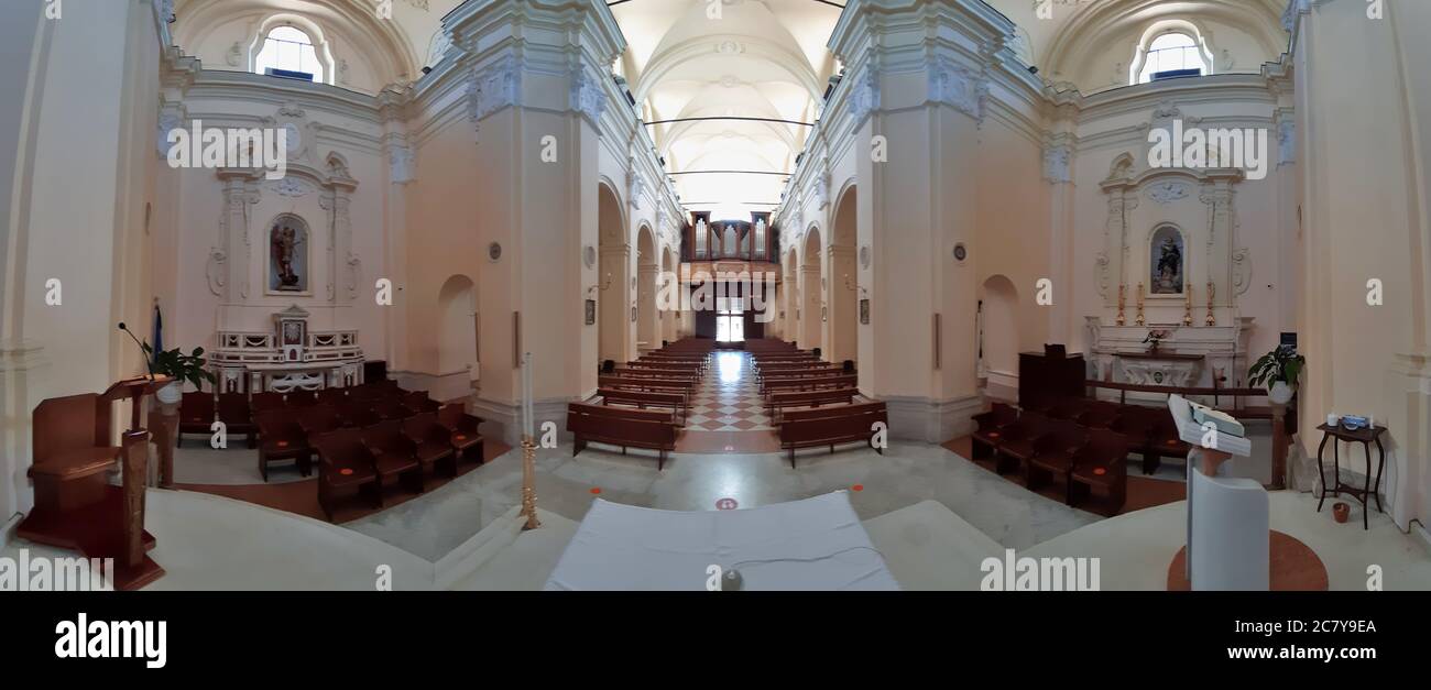 Sant'Angelo dei Lombardi - Panoramica della cattedrale dall'altare Stock Photo