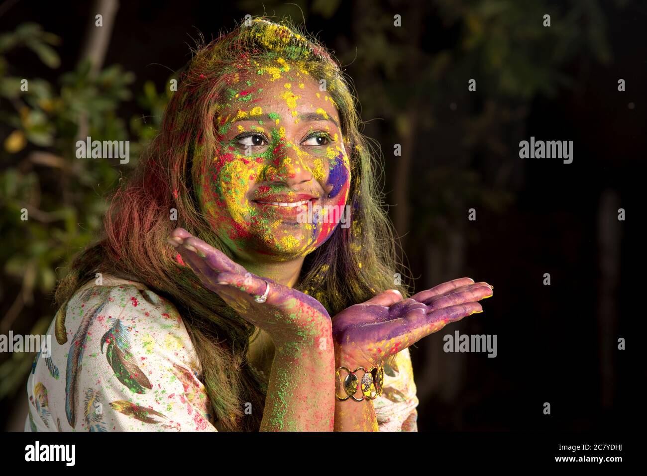 Holi Style: Holi Style Guide: Ditch The Old, Rugged Clothes & Get Your Funk  On | EconomicTimes