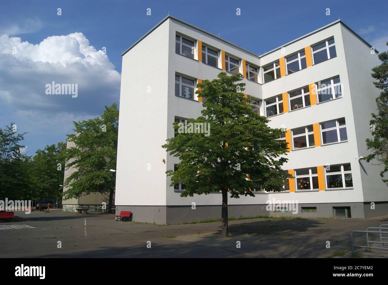 Die 23. Grundschule am Brandwerder in Berlin-Staaken. Stock Photo