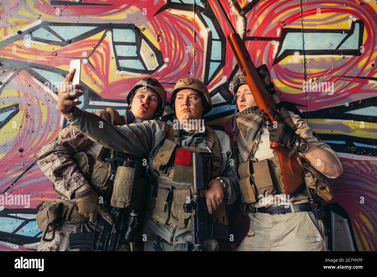 Selfie. group of soldiers taking selfie with smartphone Stock Photo Alamy