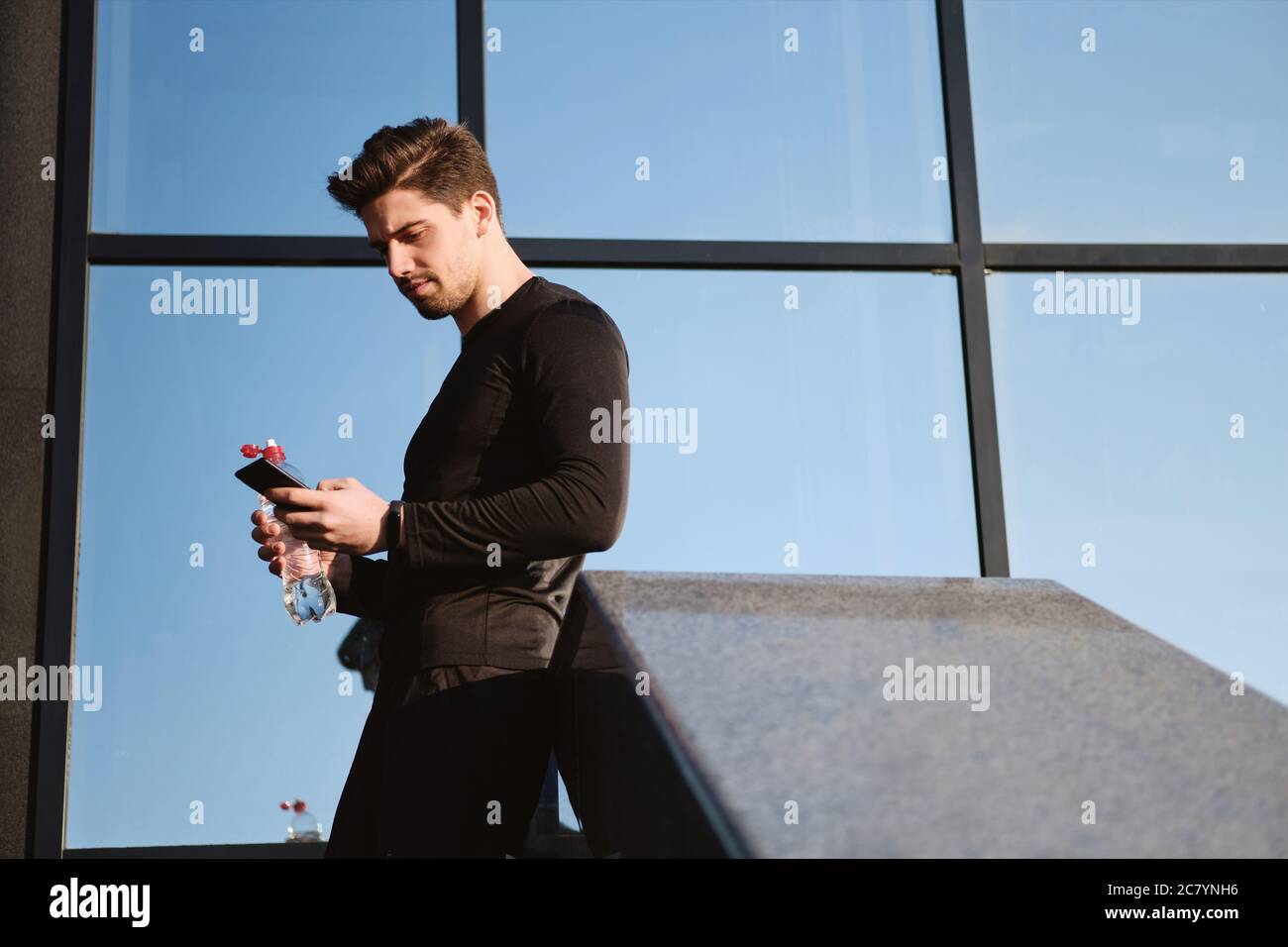 Young confident sporty man hi-res stock photography and images - Alamy