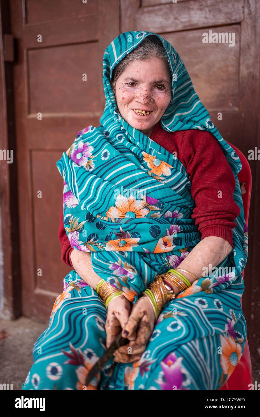 Older indian female portrait hi-res stock photography and images - Alamy
