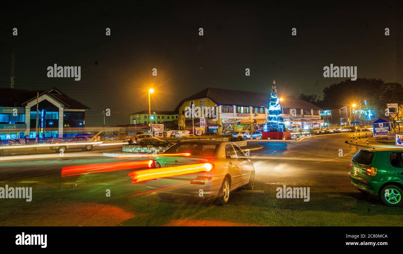 Street crowd ghana hi-res stock photography and images - Alamy