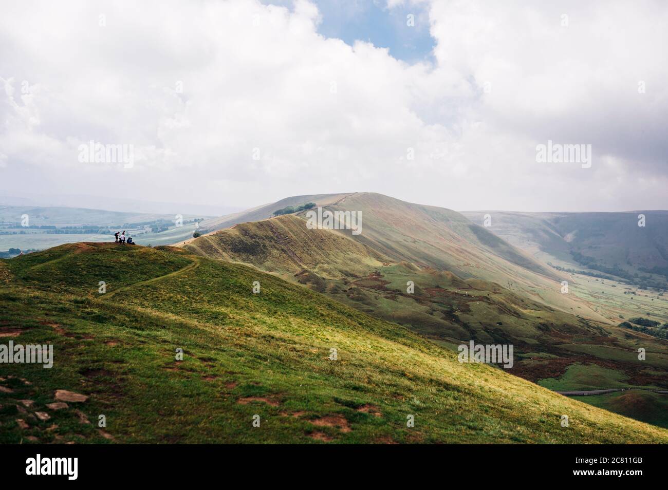 Views from the rolling hills of Mam Tor over Hope Valley in the Peak District, June 2020 Stock Photo