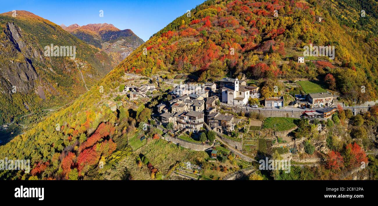 Tirano - Valtellina (IT) - Autumnal aerial view of Roncaiola Stock Photo