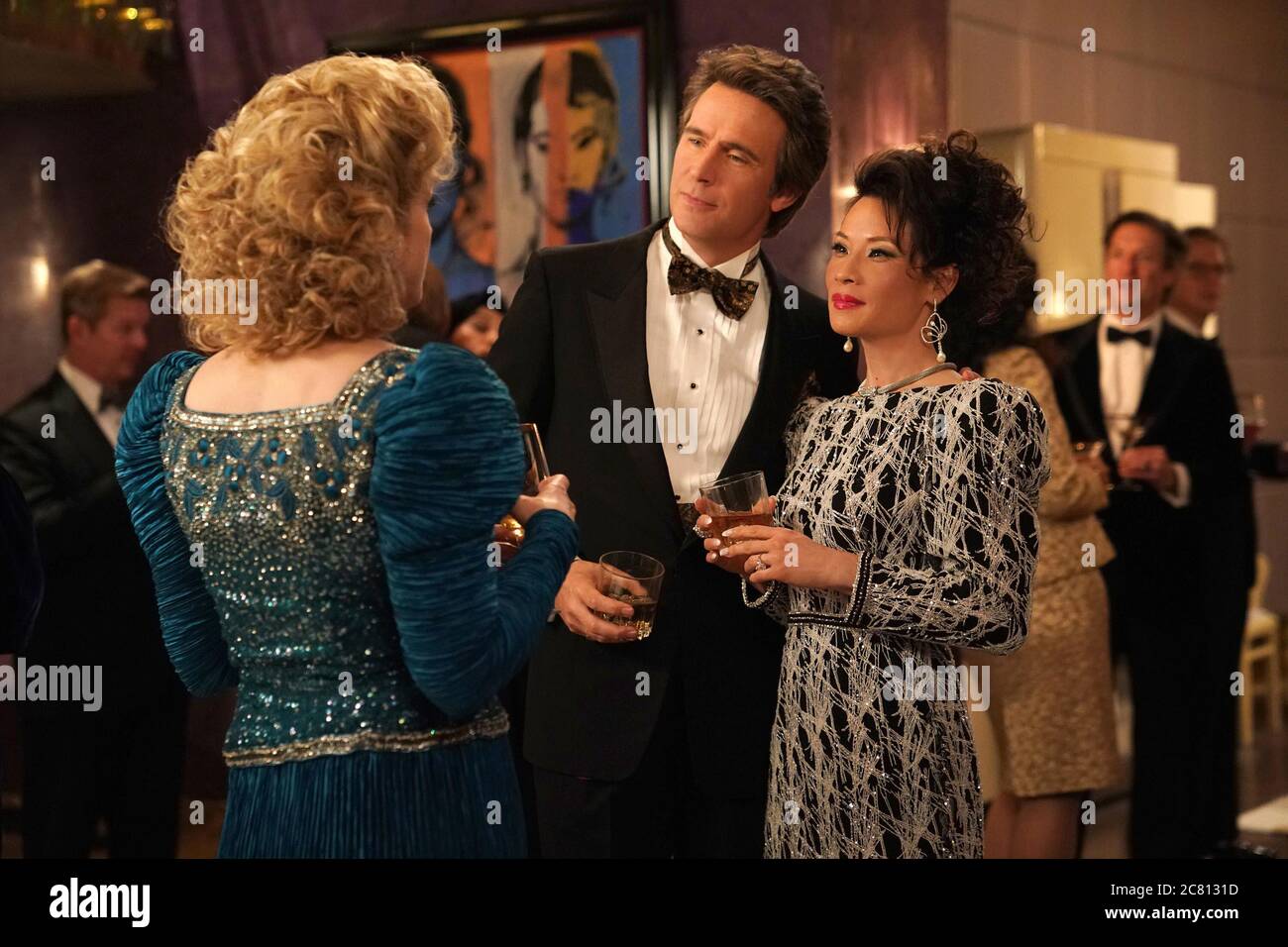 JACK DAVENPORT and LUCY LIU in WHY WOMEN KILL (2020), directed by MARC CHERRY. Credit: IMAGINE ENTERTAINMENT / CBS TELEVISION STUDIOS / Album Stock Photo