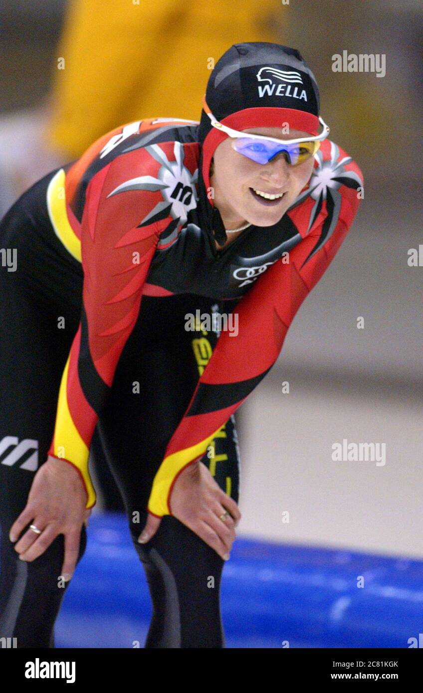 Heerenveen Netherlands 23/24.11.2002, Wintersport: Speed skating World Cup, Claudia Pechstein (GER) Stock Photo