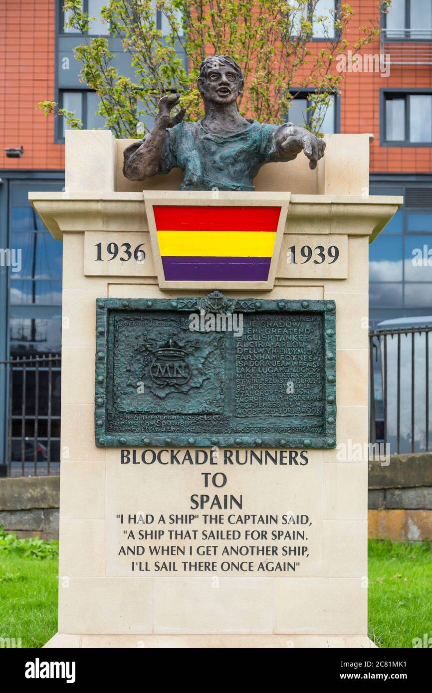 The Frank Casey memorial to British Seafarers who broke the fascist blockade of ports during the Spanish Civil War, Broomielaw, Glasgow, Scotland, UK Stock Photo