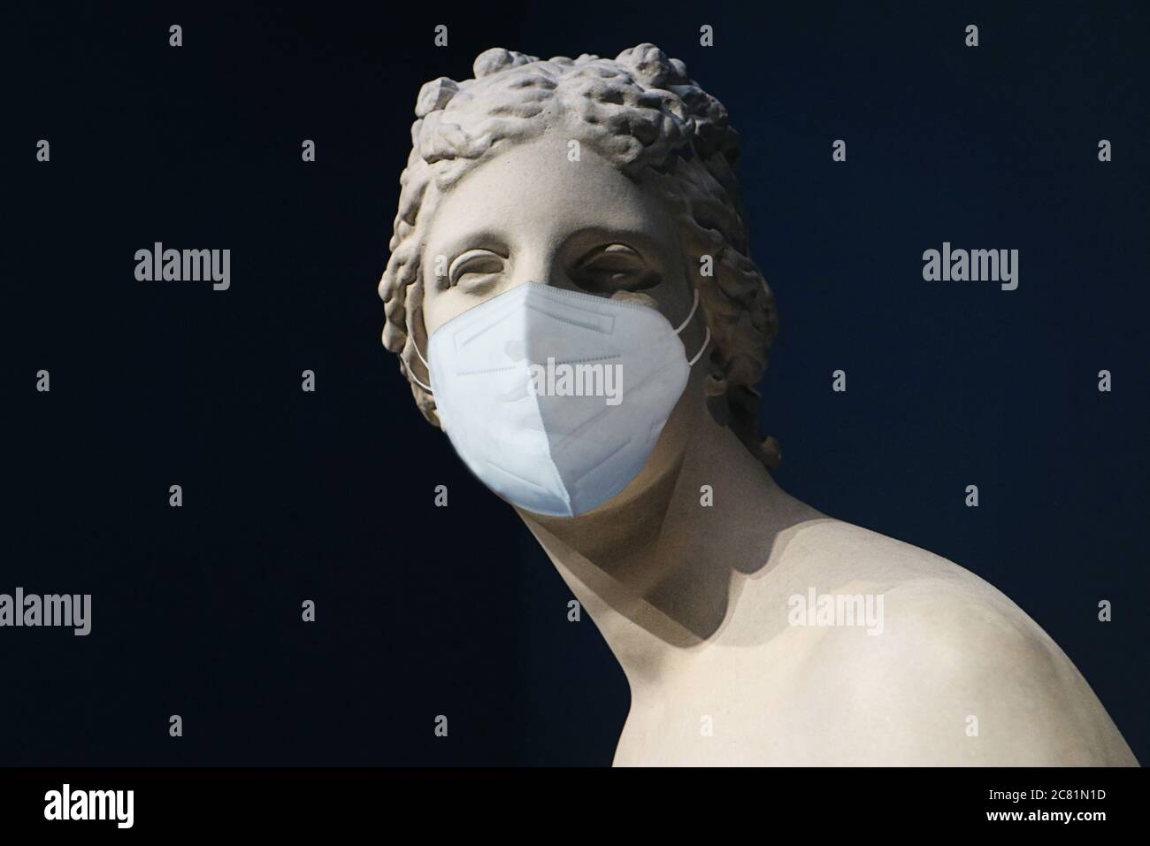 Classical marble statue aphrodite hi-res stock photography and images ...