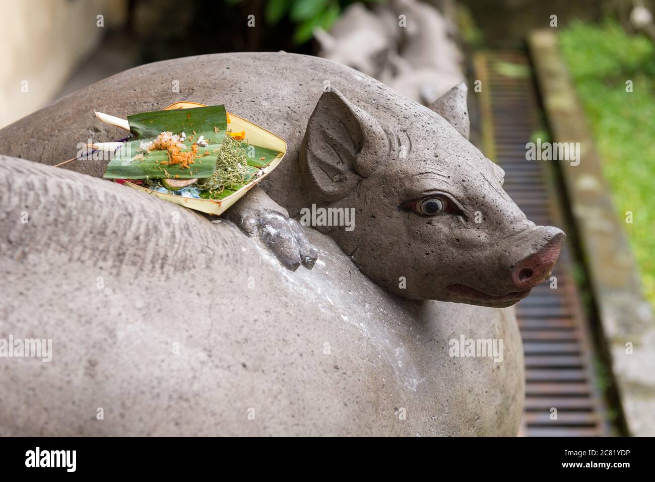 Stone pig statue hires stock photography and images Alamy