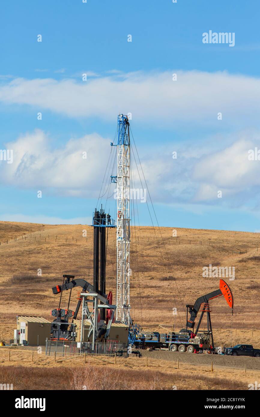 Alberta oil rig High Resolution Stock Photography and Images Alamy