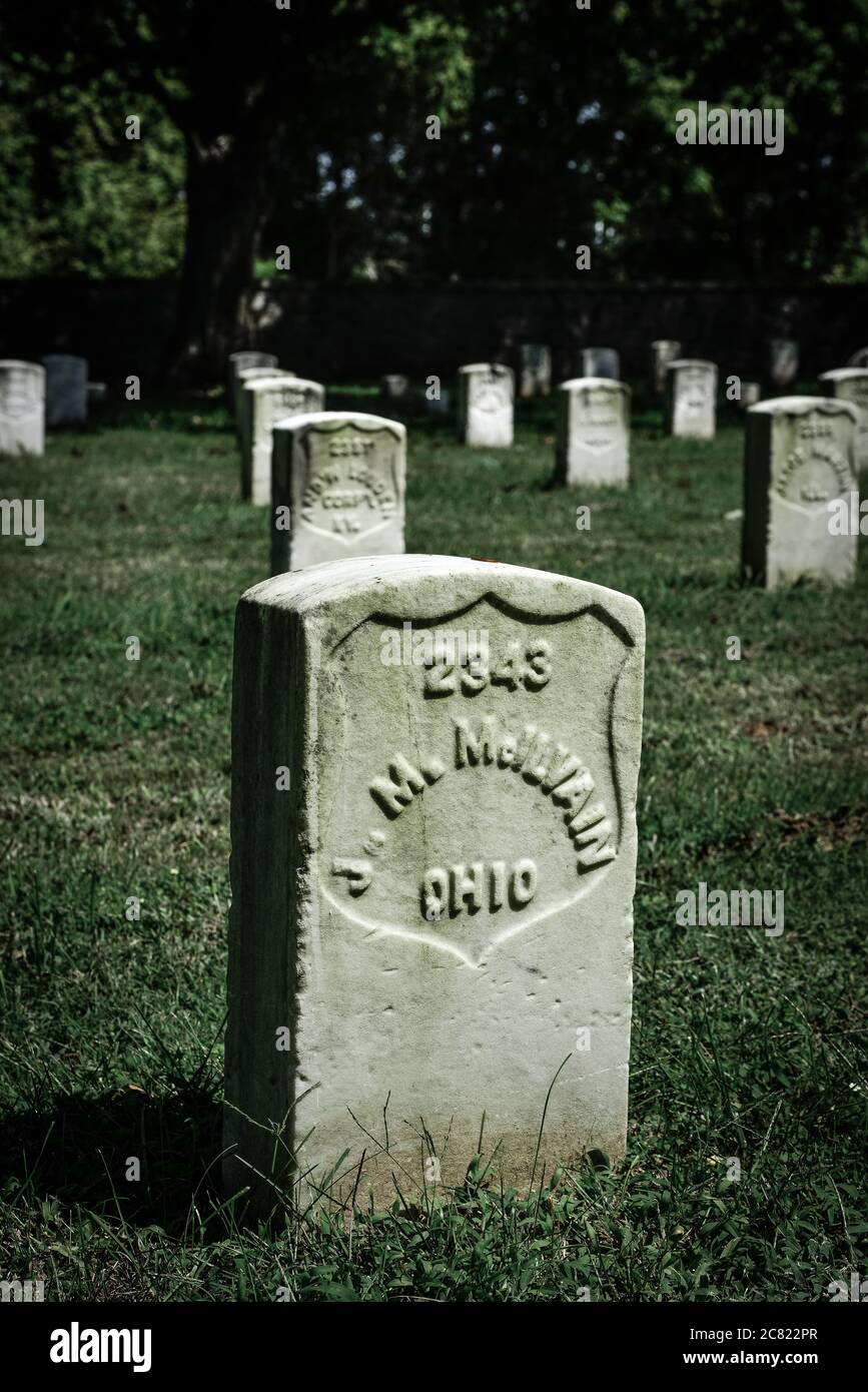 Military headstones hires stock photography and images Alamy