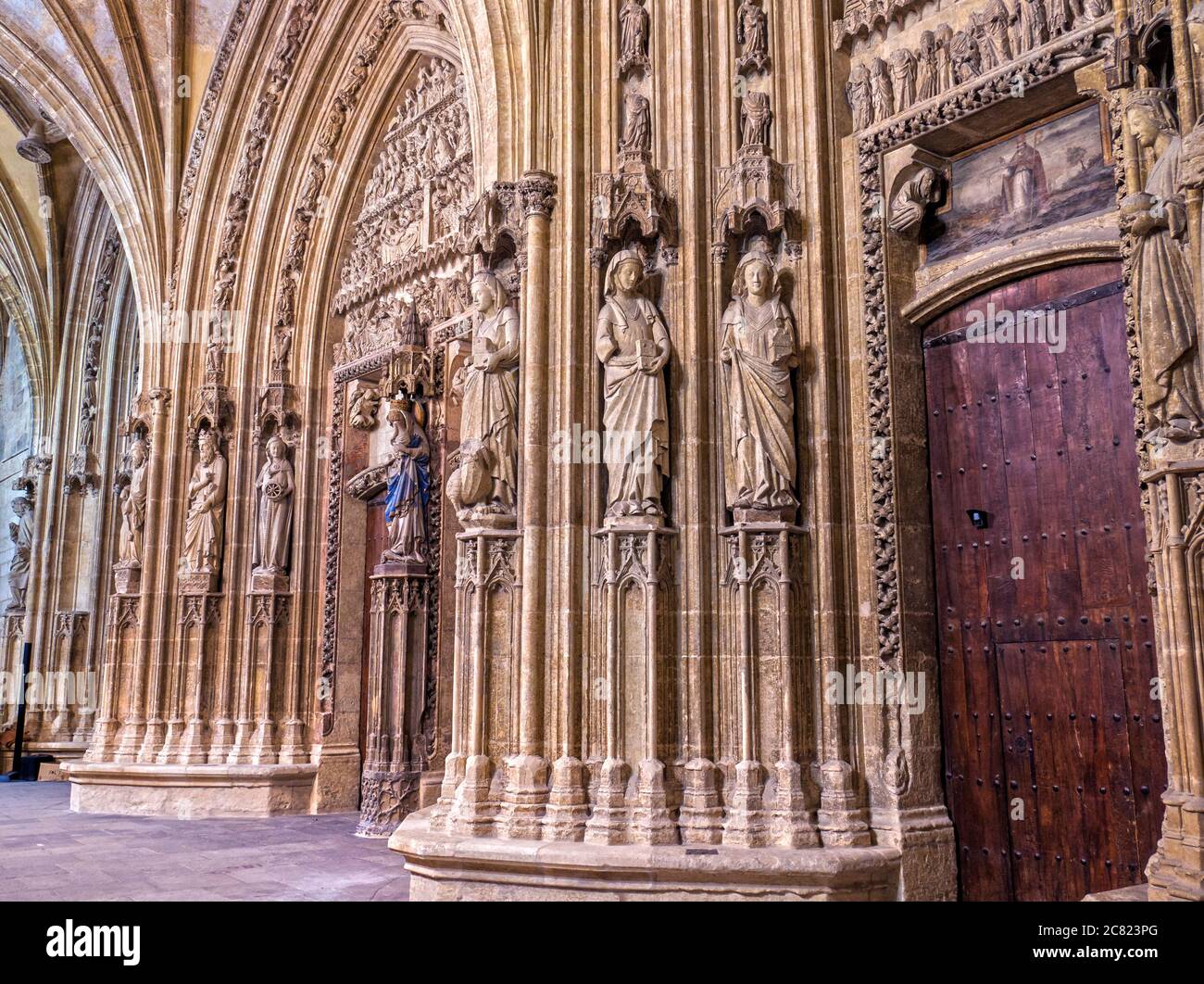 Catedral vieja de santa maría hi-res stock photography and images - Alamy
