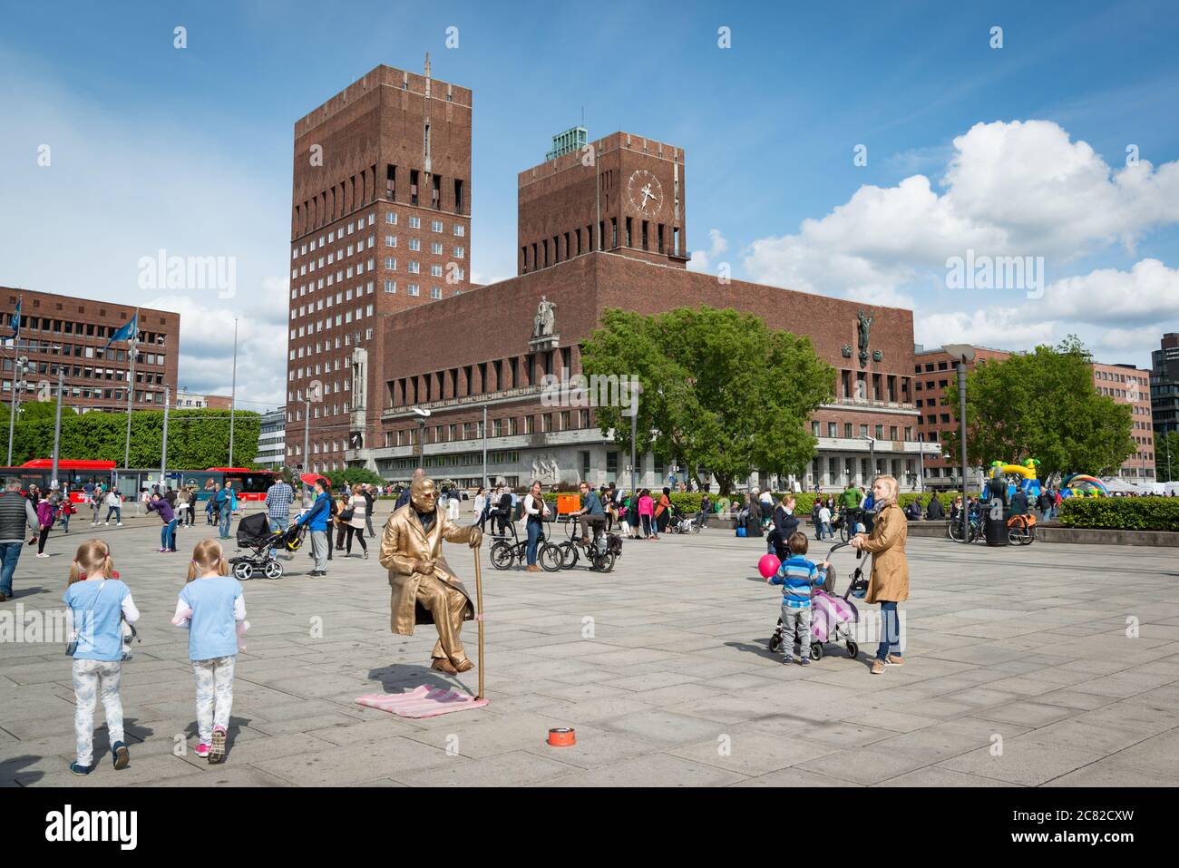 Statue town hall square oslo hi-res stock photography and images - Alamy
