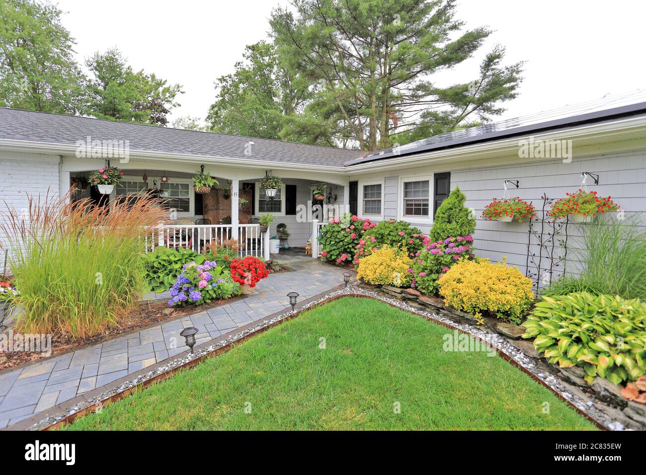 Suburban home Long Island New York Stock Photo Alamy