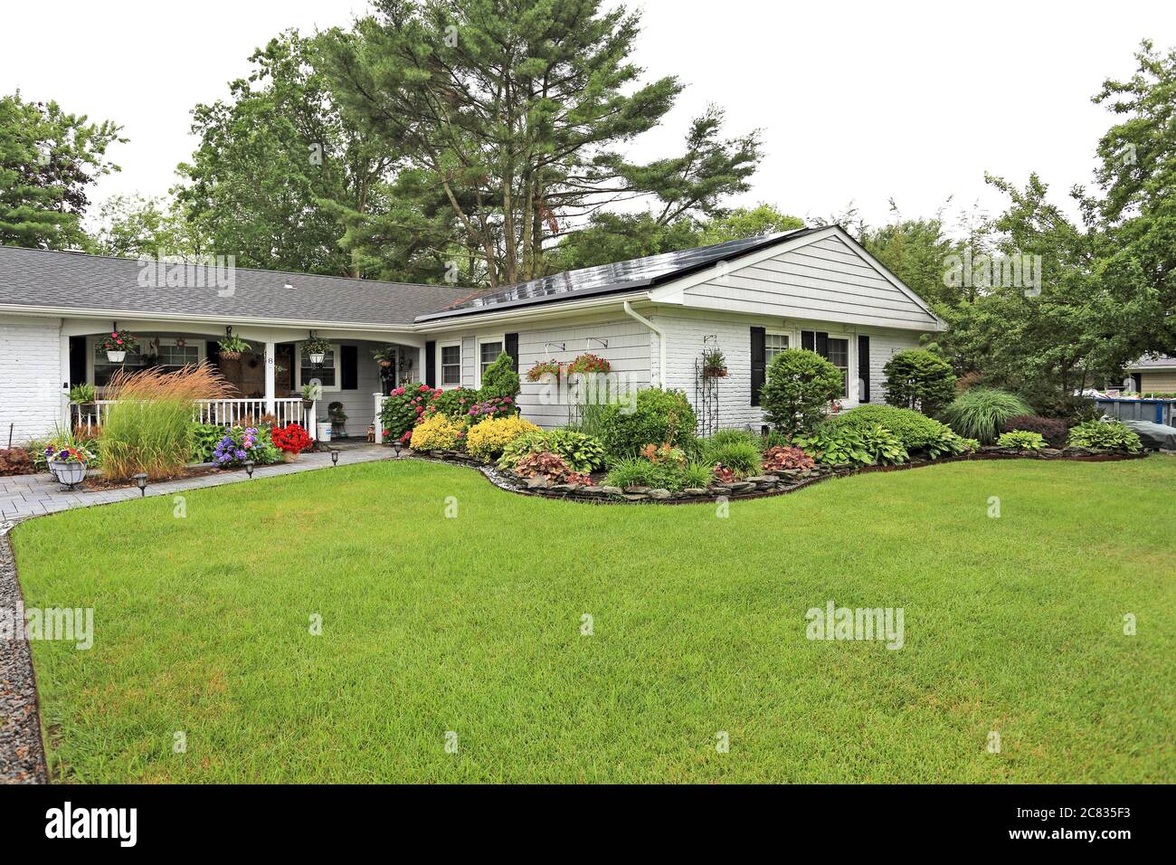 Suburban home Long Island New York Stock Photo Alamy