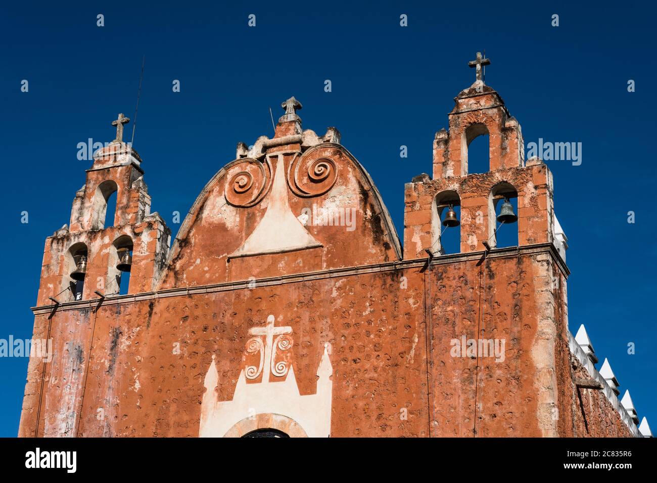The 16th century colonial Church of San Antonio de Padua was built by  Franciscan friars from stones from nearby Mayan ruins in the town of Ticul,  Yuca Stock Photo - Alamy, image size:1300x957