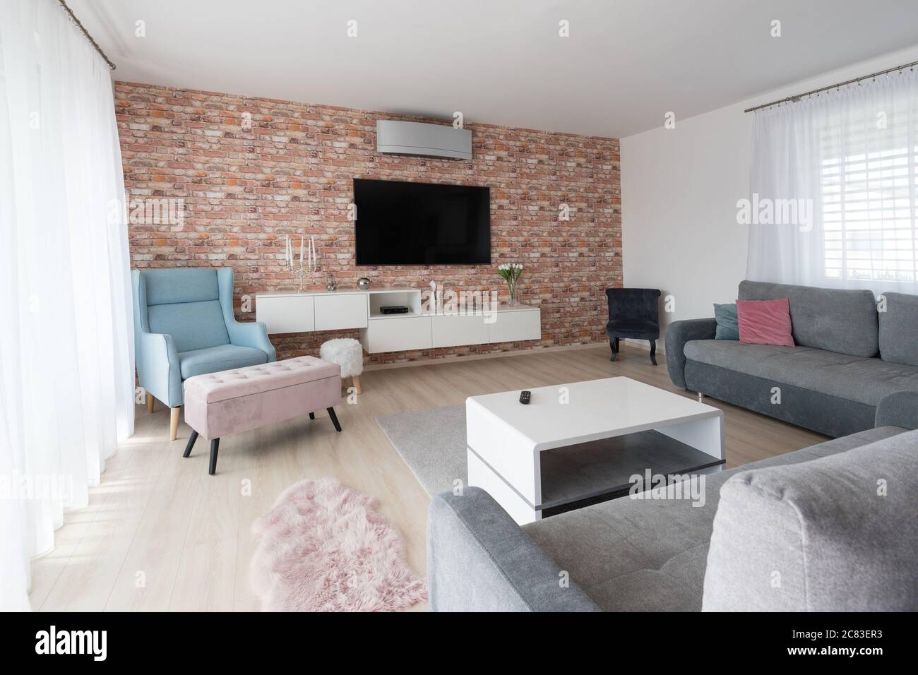 Page 2 Ambient Light Living Room High Resolution Stock Photography And Images Alamy