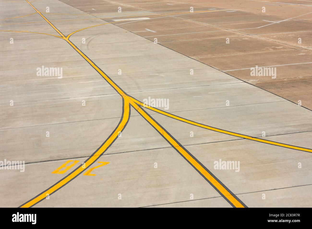 Taxiway Edge Markings