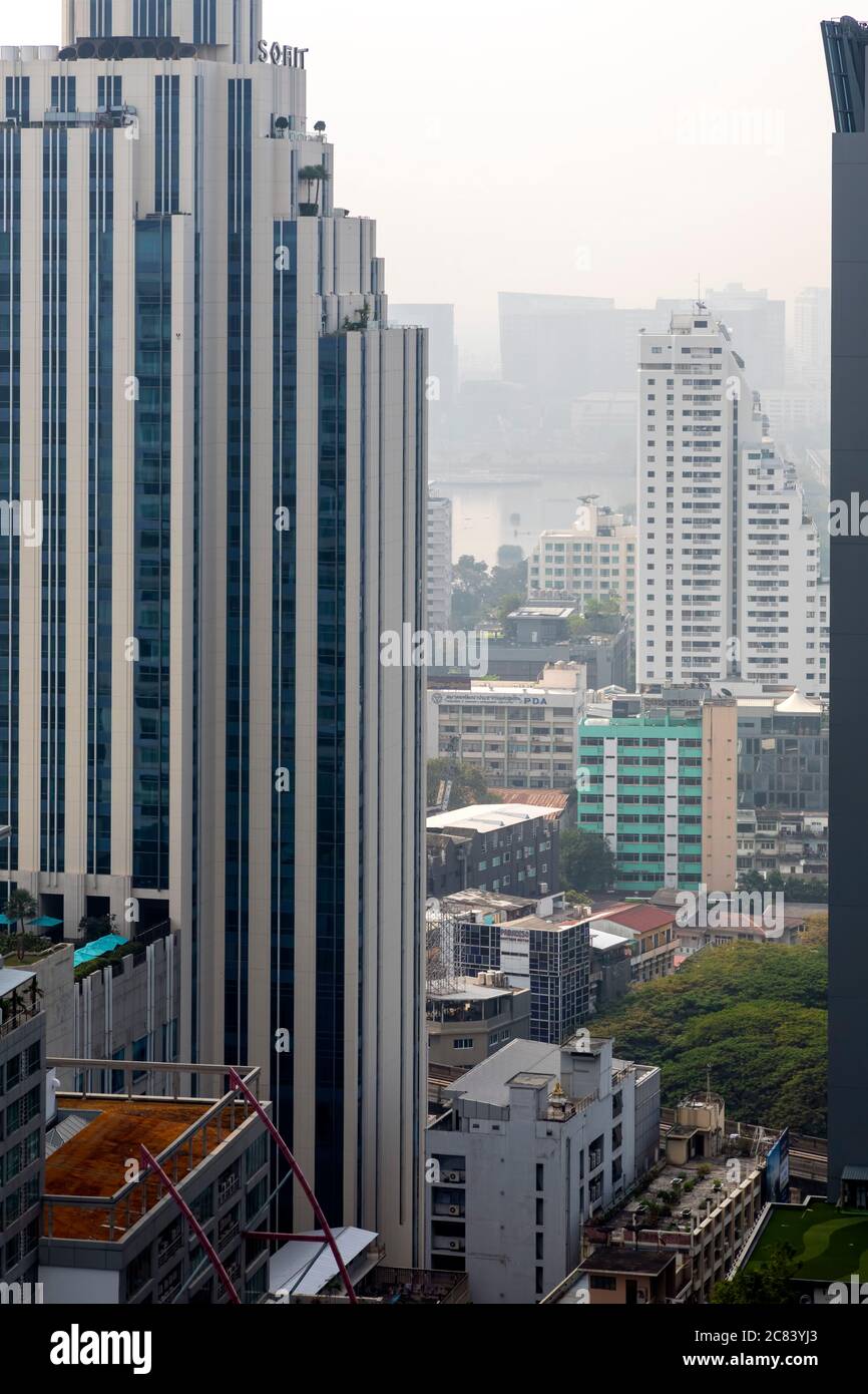 Haze and pollution around Bangkok city skyline around Sukhumvit, Thailand Stock Photo