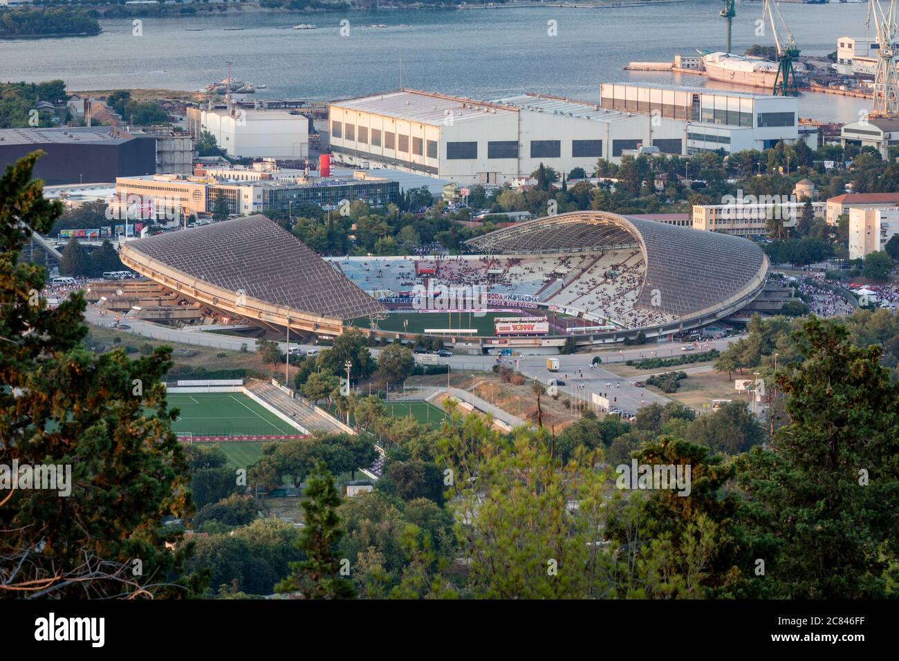 The Sweeper on X: 𝗦𝘁𝗮𝗱𝗶𝘂𝗺 𝗦𝗽𝗼𝘁𝗹𝗶𝗴𝗵𝘁 🇭🇷 Stadion Poljud,  Split, Croatia Hajduk Split's seafront home since 1979 is known for its  grand seashell design. Built to host the Mediterranean Games, the 34,198