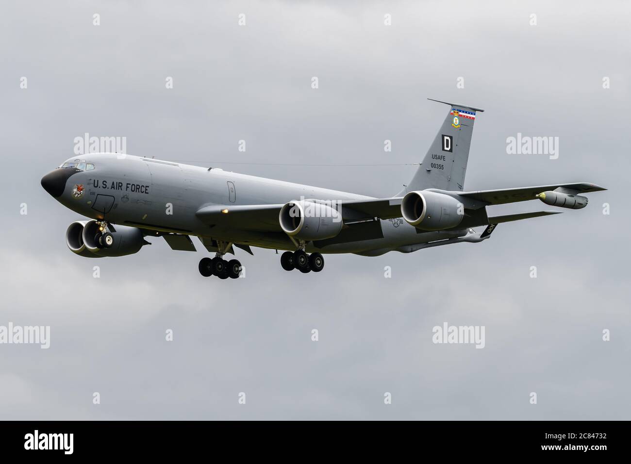 US Air Force USAF KC-135 aircraft refuels a B-2 Spirit AFII 8X12 Photograph 