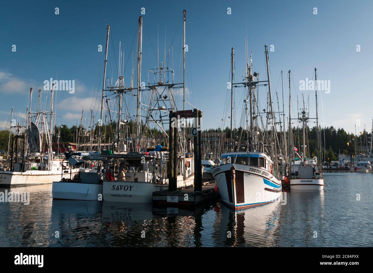 Boats in ucluelet harbor hires stock photography and images Alamy
