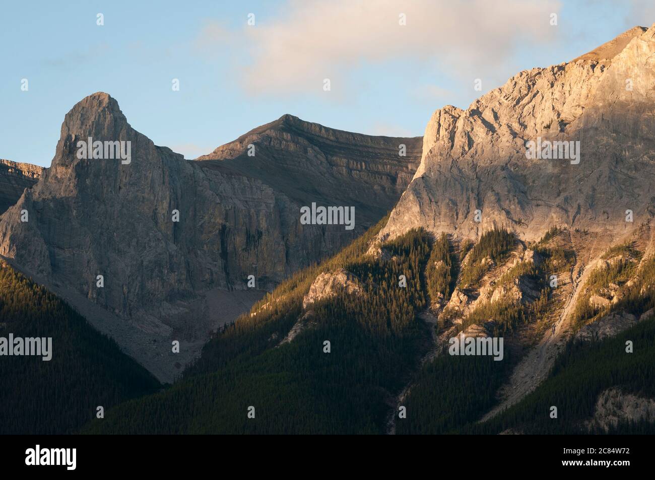 Mt Rundle Canmore Mount Rundle, Canmore, Alberta, Canada Stock Photo - Alamy