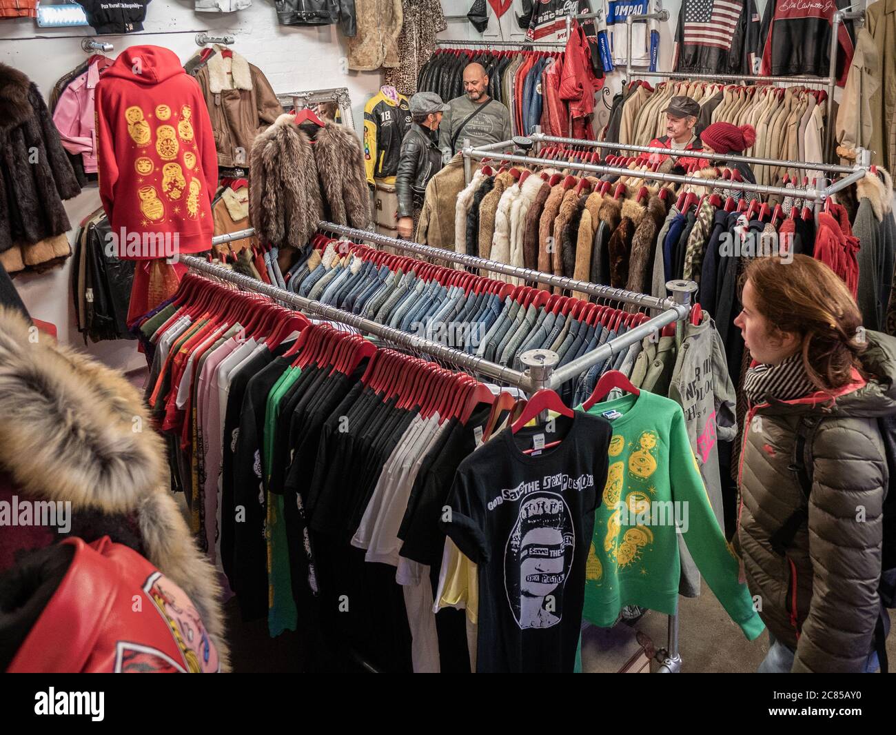 Vintage clothing shop 2018