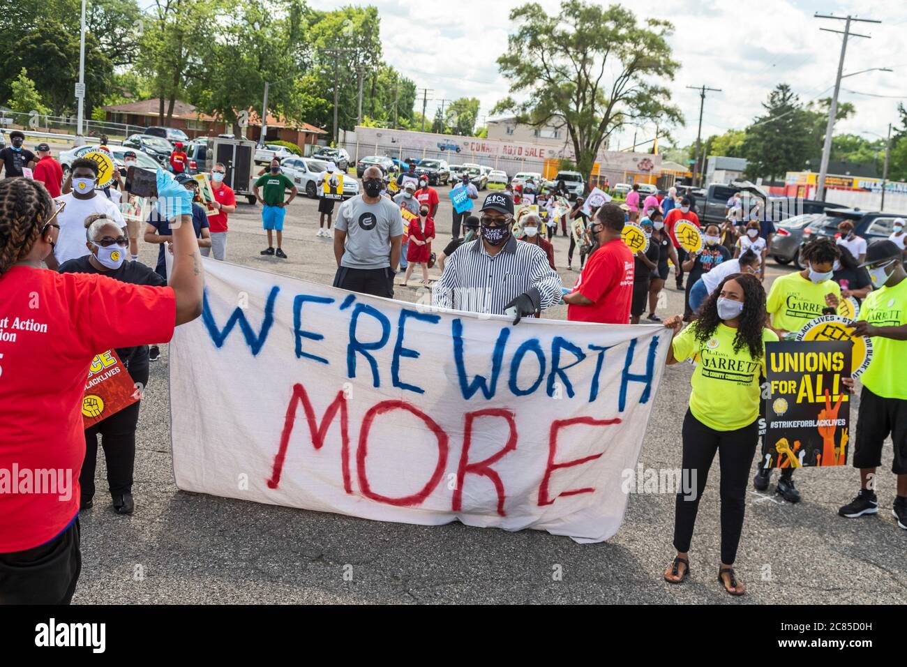 Detroit, Michigan, USA. 20th July, 2020. Fast food workers and supporters rally outside a McDonald's restaurant during the nationwide 'Strike for Black Lives.' The Service Employees International Union is calling for a $15 wage in the fast food industry. Credit: Jim West/Alamy Live News Stock Photo