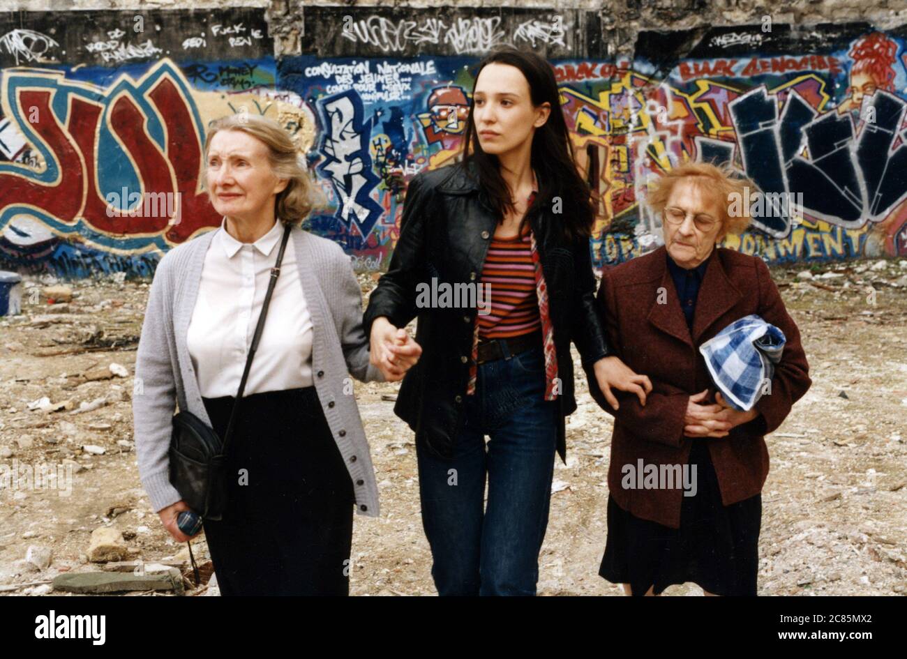 Chacun Cherche Son Chat When The Cat S Away Year 1996 France Director Cedric Klapisch Andree Damant Garance Clavel Renee Le Calm Stock Photo Alamy
