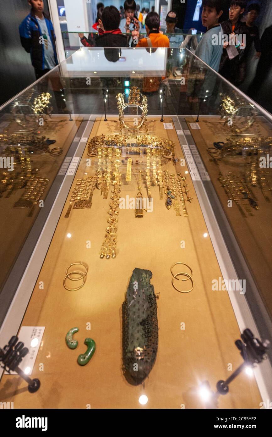 Tomb gold treasure hires stock photography and images Alamy