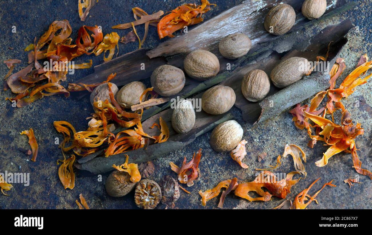 Spices Mace & Nutmeg Displayed in Artistic Manner Stock Photo Alamy