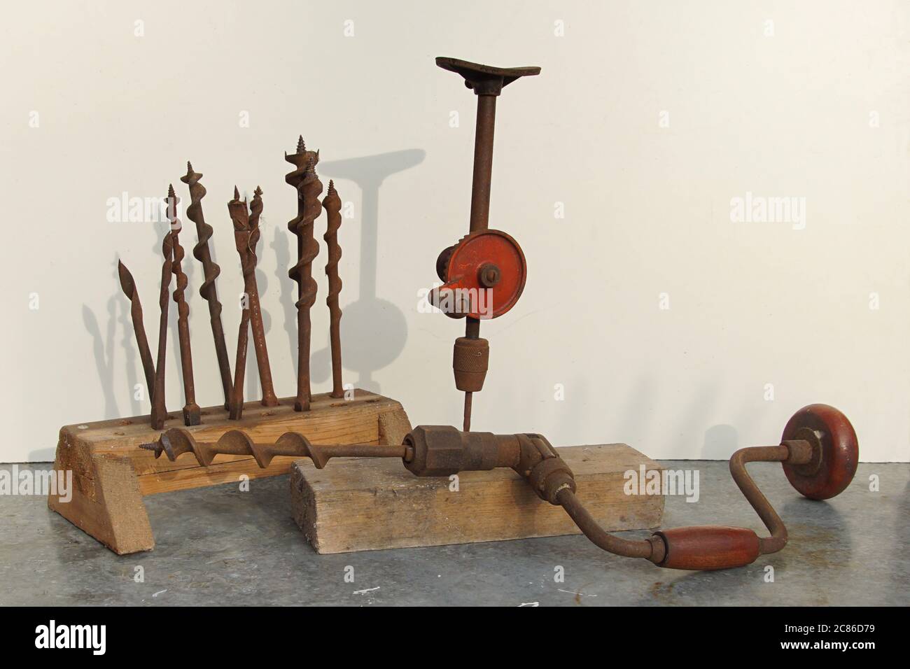 Traditional hand drill top