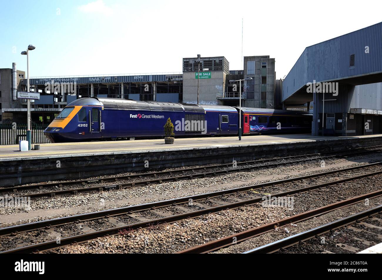 Power car 43152 at platform 15, Bristol Temple Meads Stock Photo Alamy