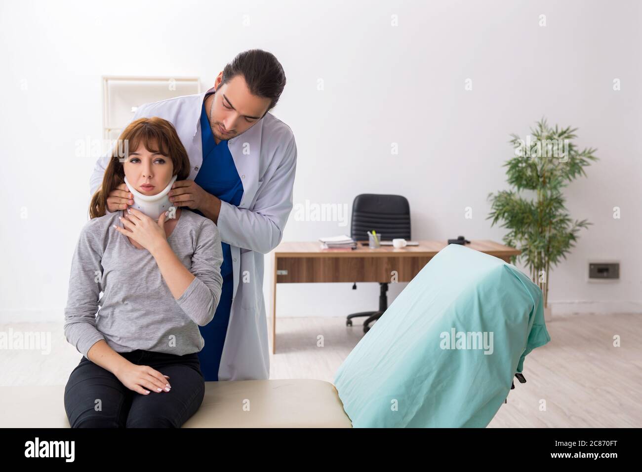 Young injured woman visiting hi-res stock photography and images - Alamy