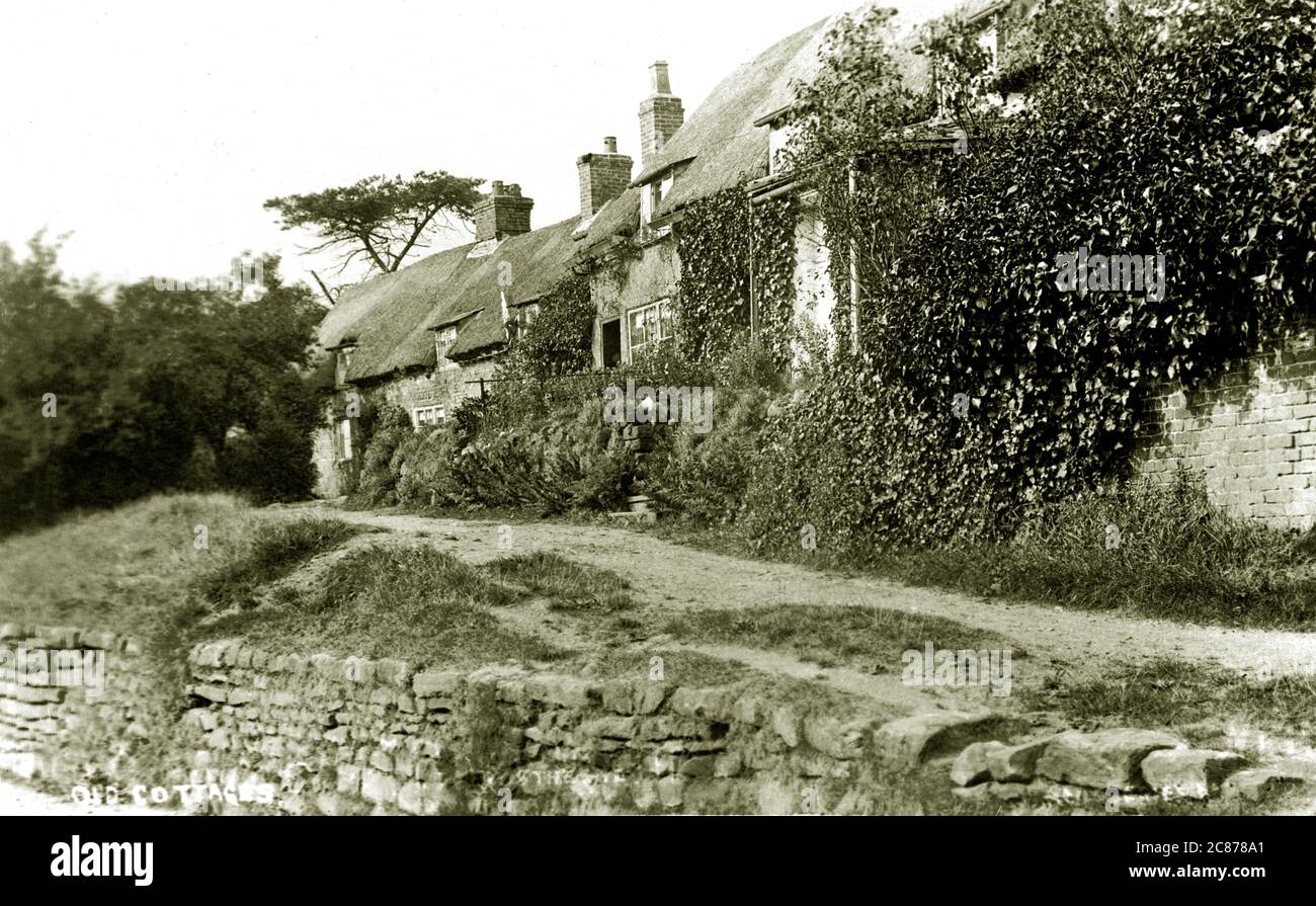 Old Cottages, Rostherne, Altrincham, Cheshire, England Stock Photo Alamy