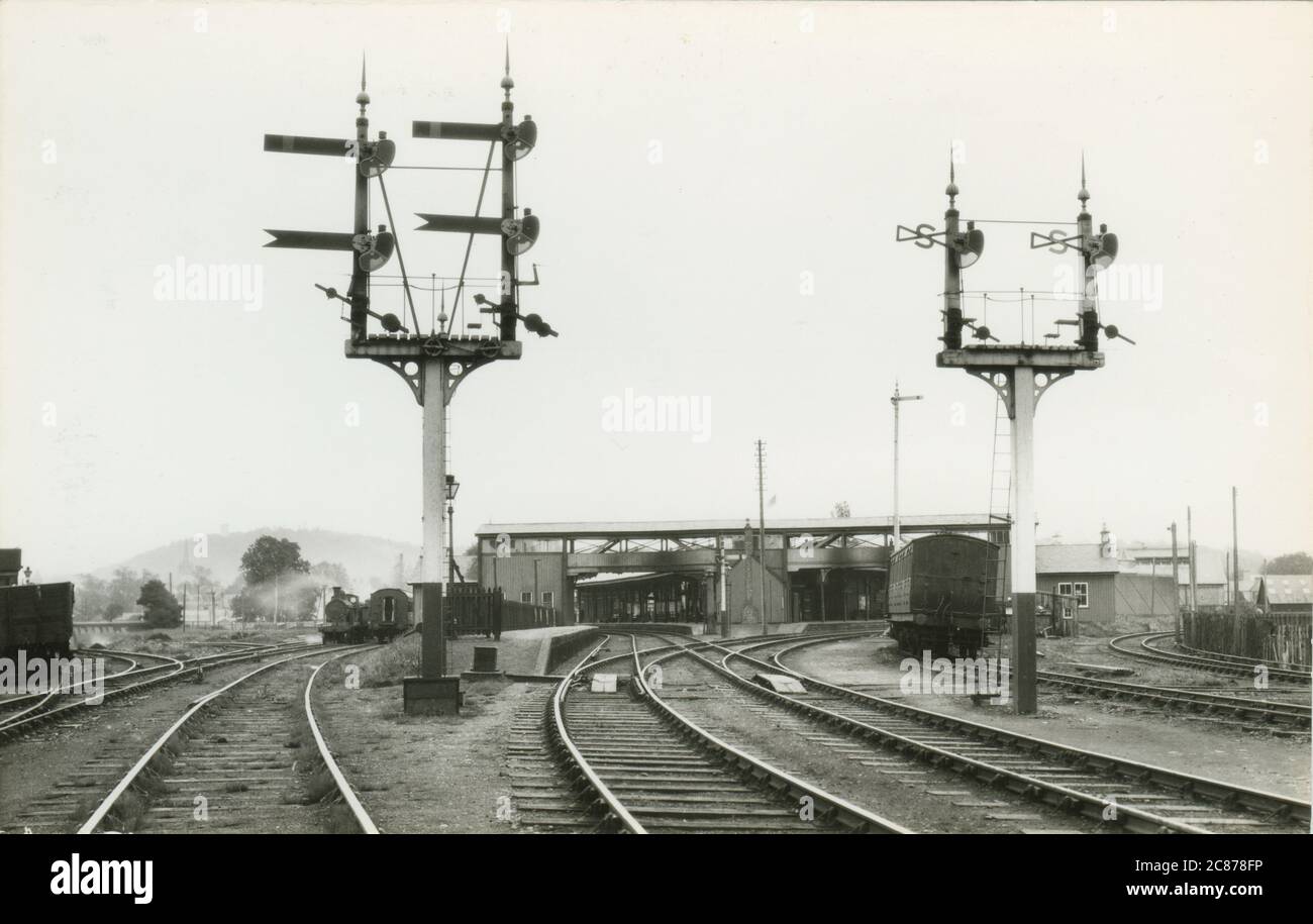 Railway Station - Showing HR 96), Forres, Morray, Inverness, Scotland. Date: 1934 Stock Photo