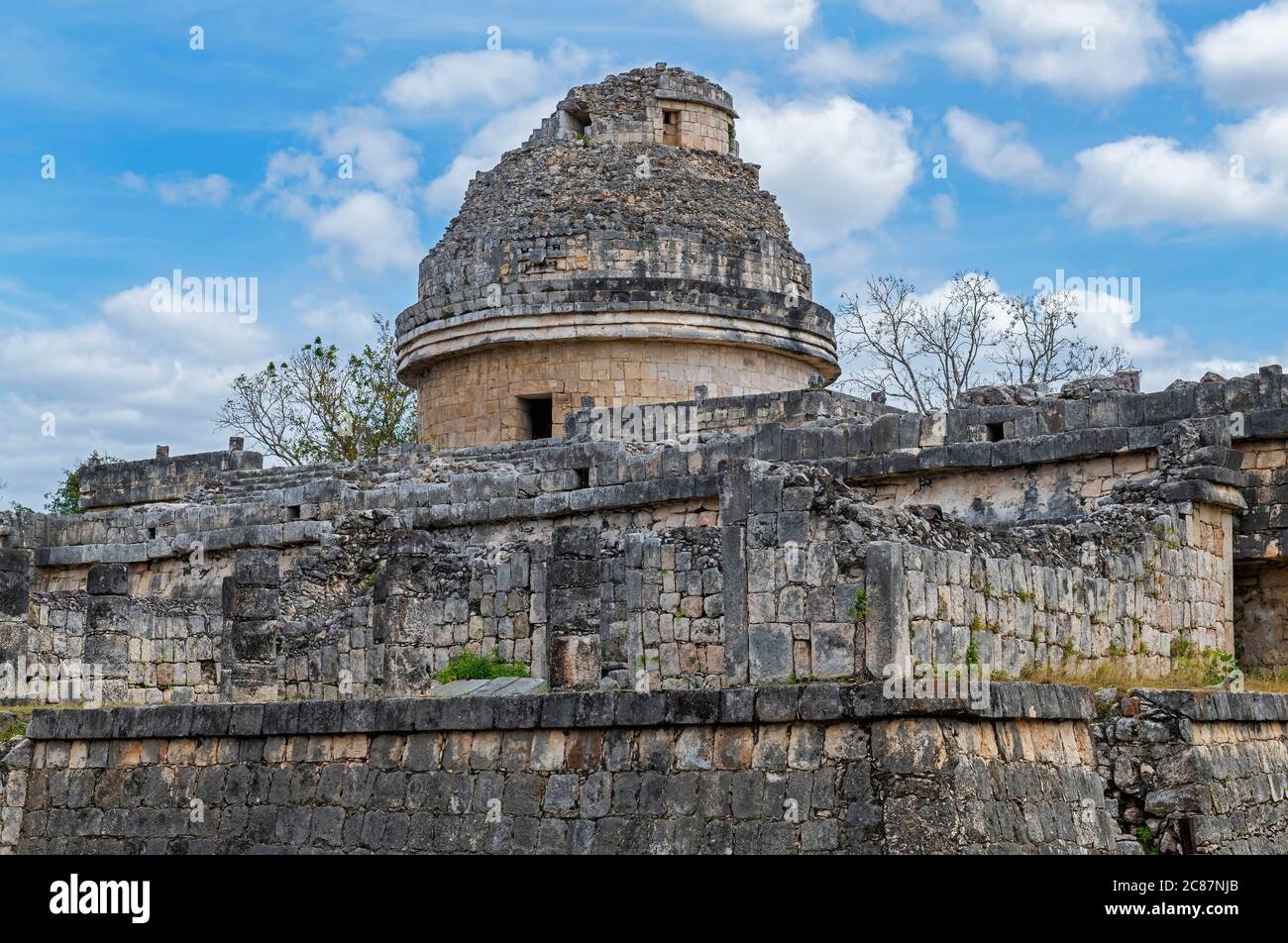 The maya astronomical observatory tower of El Caracol, Chichen Itza, Yucatan Peninsula, Mexico. Stock Photo