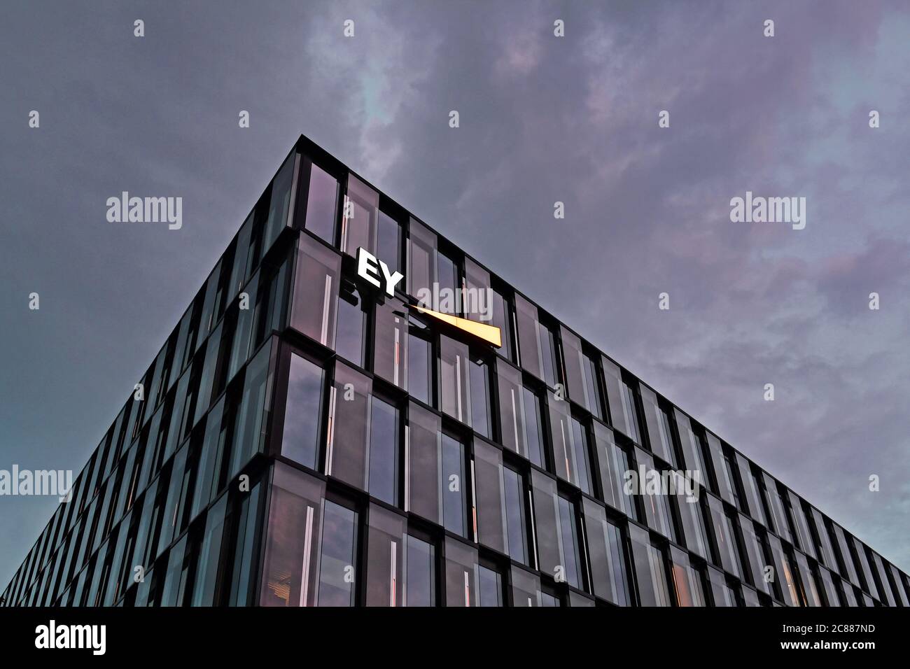Ey gmbh wirtschaftspruefungsgesellschaft hires stock photography and images Alamy
