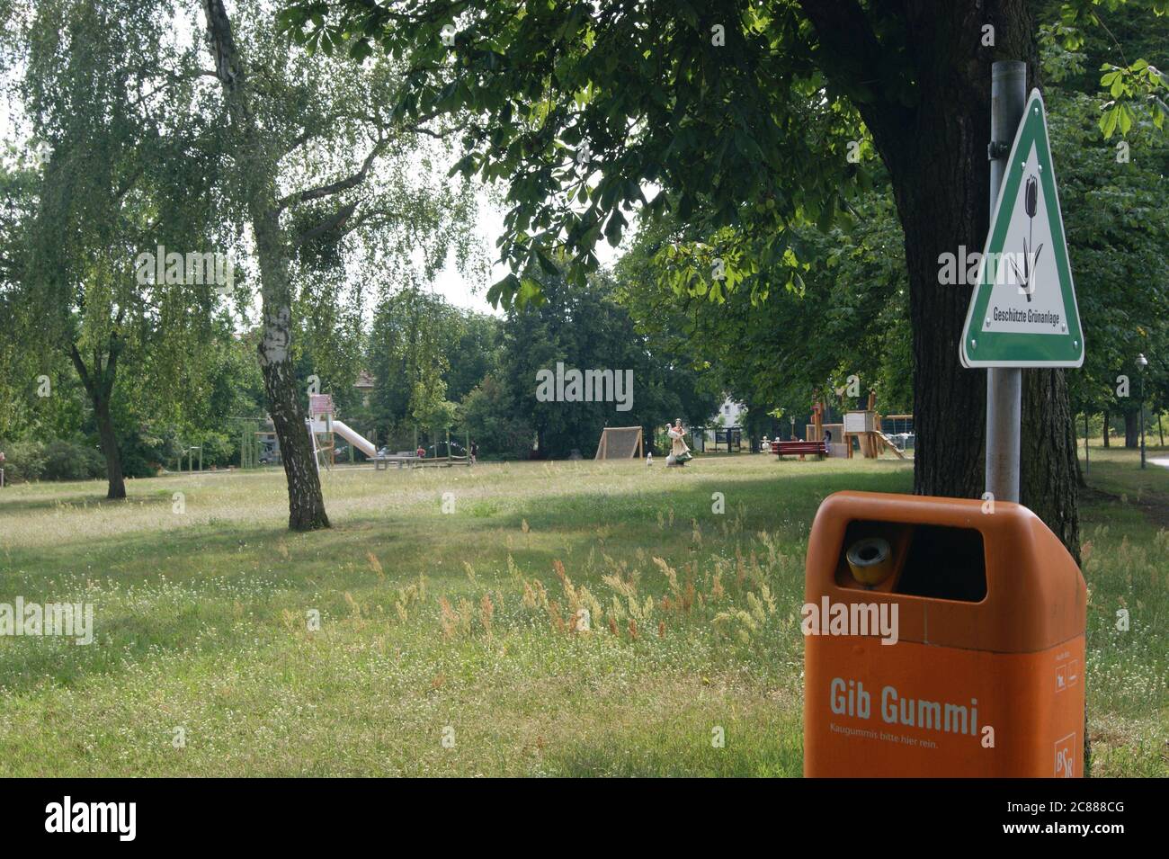 Spielplatz am Ungewitterweg zwischen Am Heideberg und Finkenkruger Weg Stock Photo