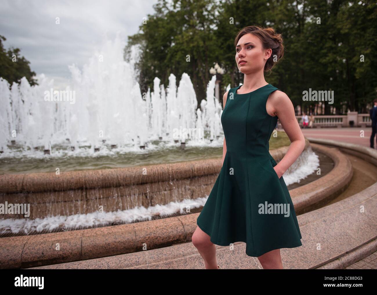 Yosh qiz sikilish video Ayol orgazmi va Squidward ishtirokidagi porno tomosha qiling